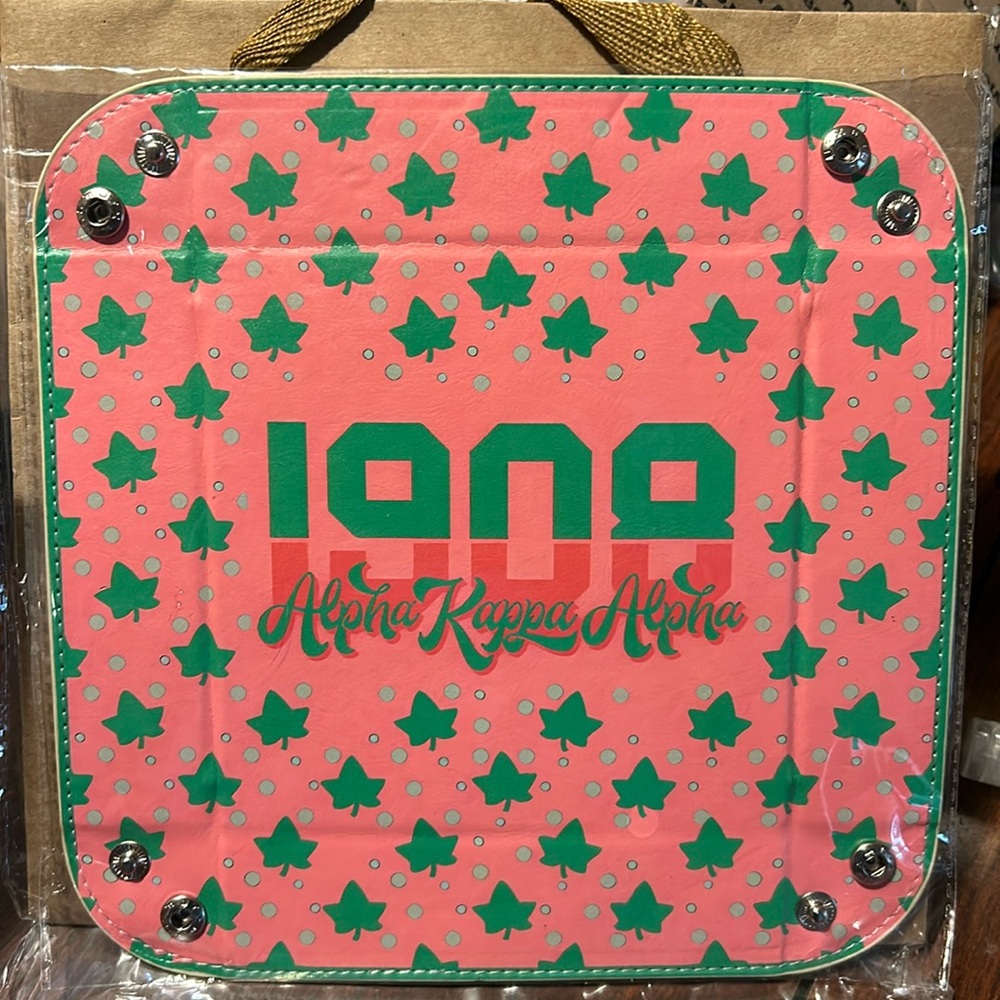 Alpha Kappa Alpha dice rolling tray